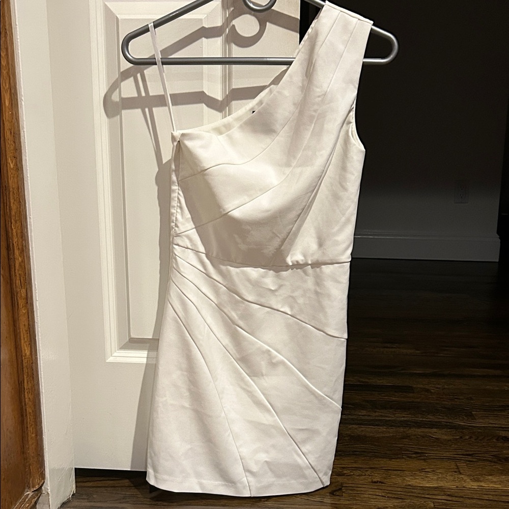 NWT Michael Costello X Revolve Elegant “Ava”White One-Shoulder Dress Size XS - Picture 3 of 8